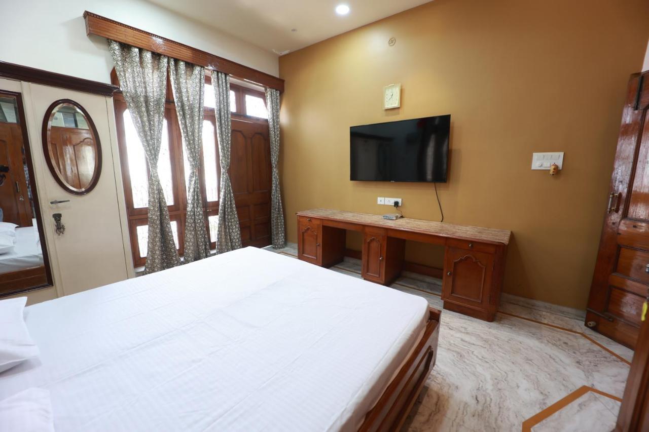 Kapoor Sahab Homestay : It'S A Home Away From Home. Варанаси Экстерьер фото