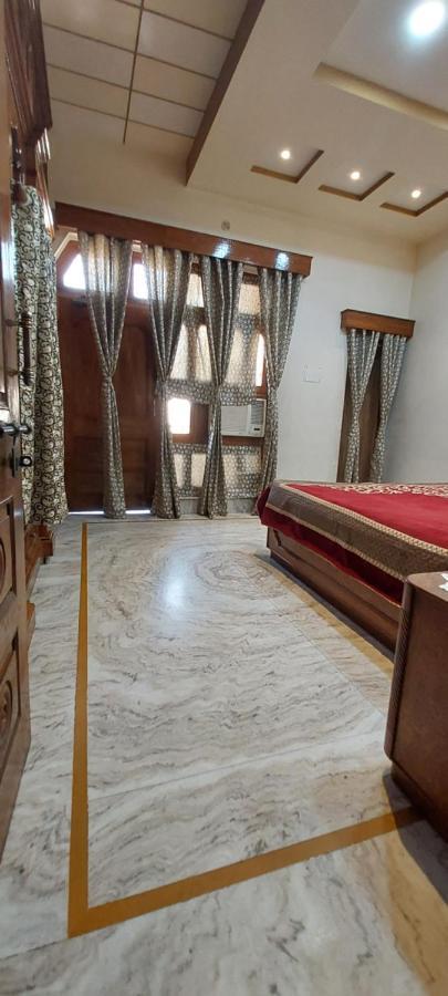 Kapoor Sahab Homestay : It'S A Home Away From Home. Варанаси Экстерьер фото
